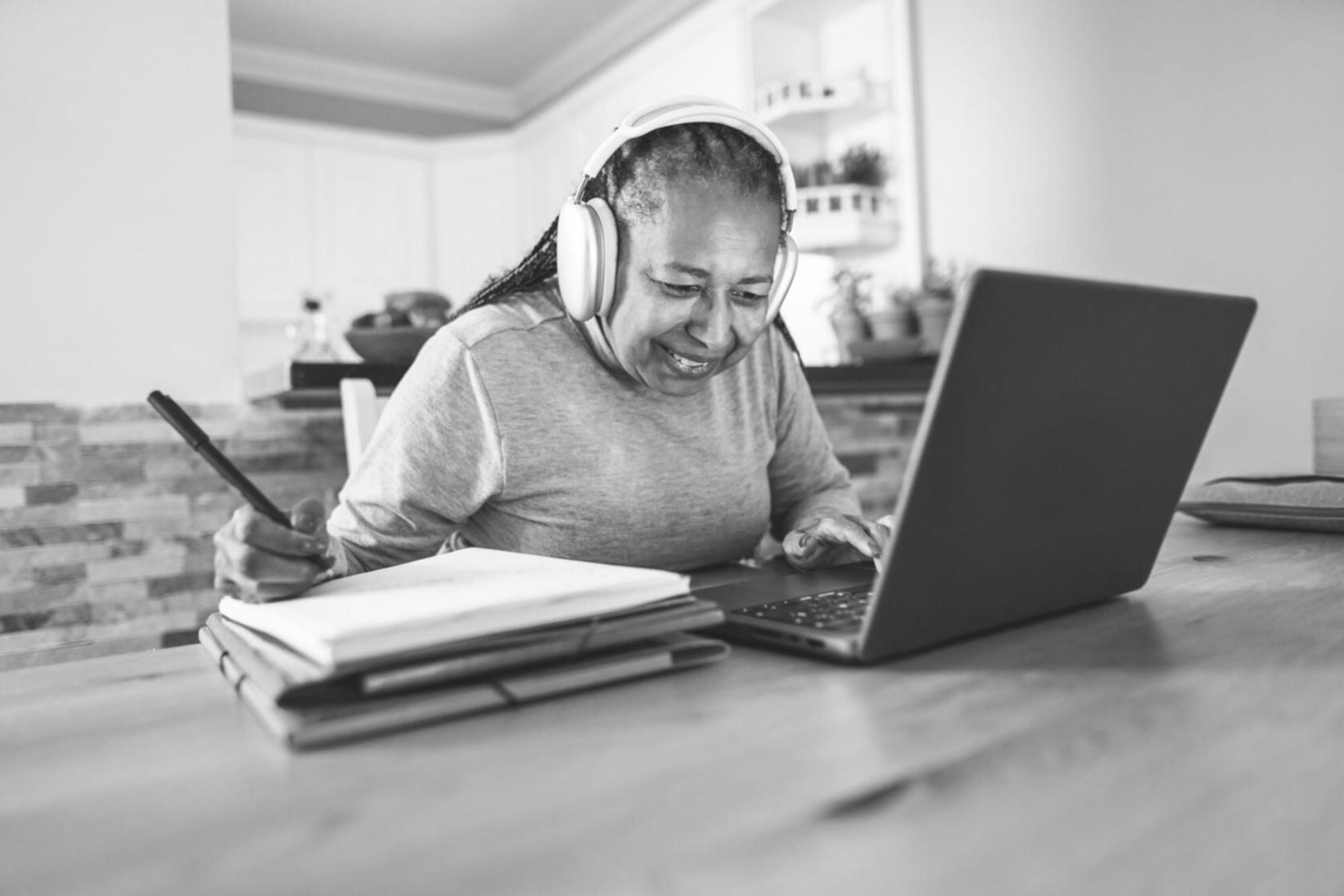 Widok ekranu z interfejsem platformy Nubujai podczas sesji online